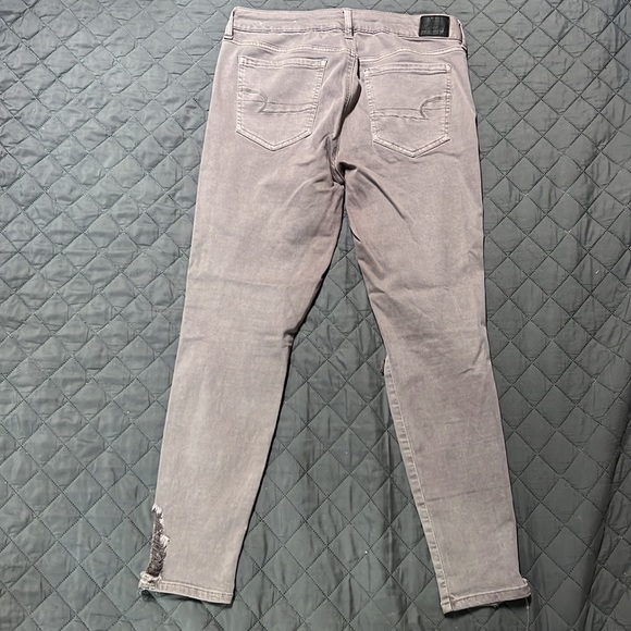American Eagle distressed jegging. Size 12. Grey/khaki color - Picture 4 of 8